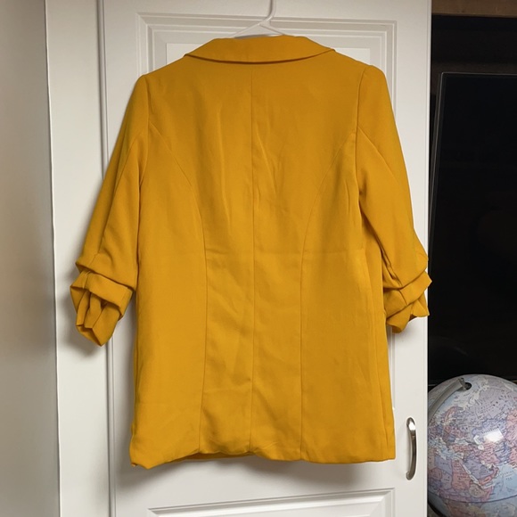 Blazer - Picture 2 of 2